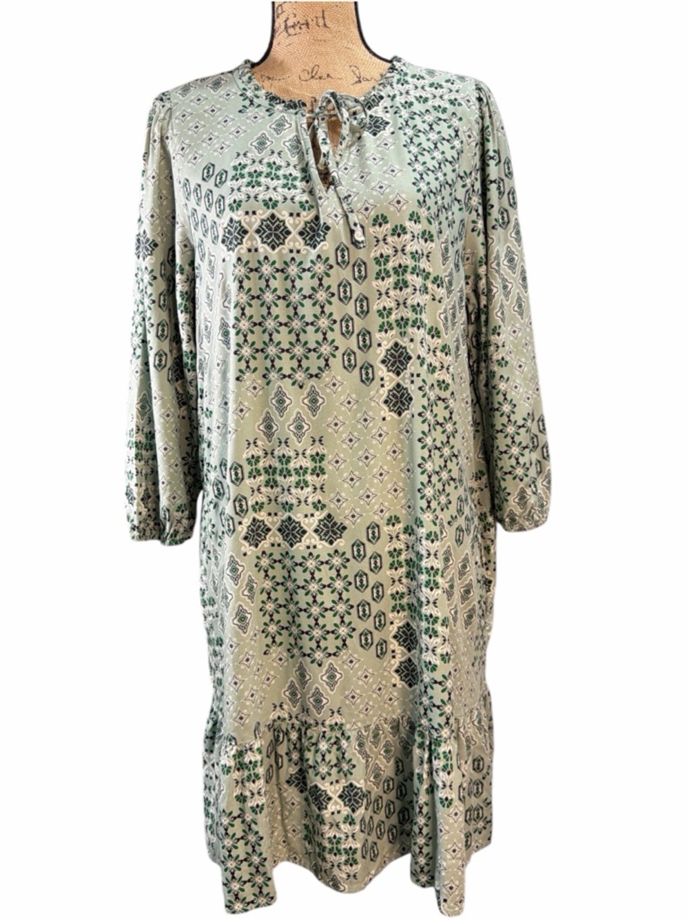 LOFT. EC Boho Patchwork Print Peasant Midi Dress in Sage Green. Size large